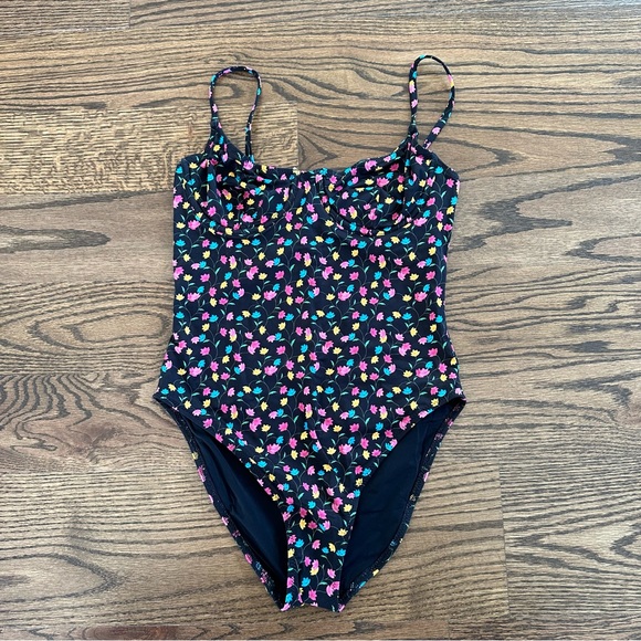 Solid & Striped Taylor One-Piece Swimsuit in Multi Floral Vines, NWT - Picture 5 of 16